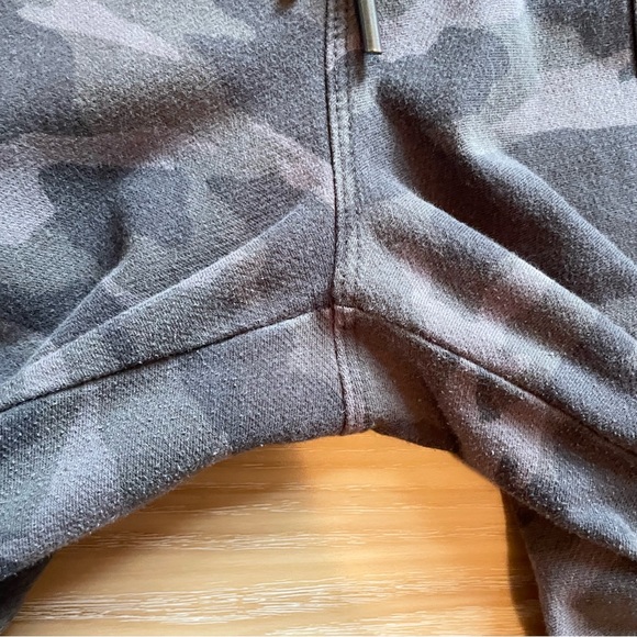 Athleta Camo Farallon Joggers / Sweatpants - Grey Size 8 - Picture 7 of 15